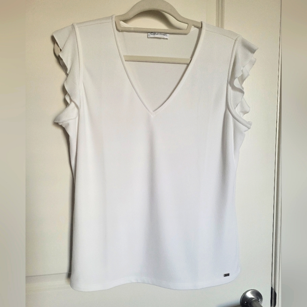 CK WHITE TOP SZ MEDIUM